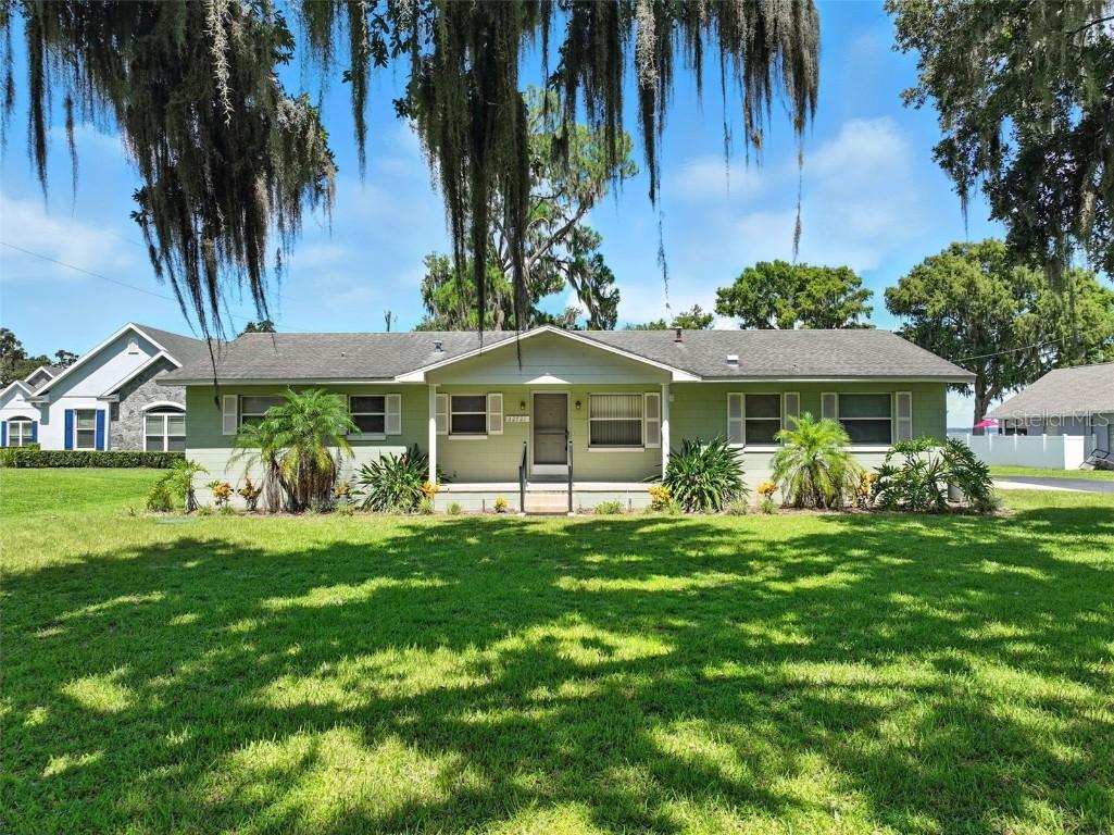 32721 Lake Eustis Dr., Tavares, FL 32778