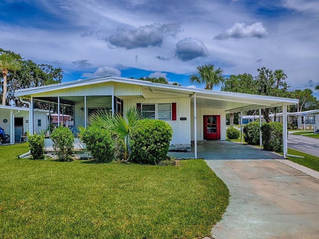 299 Country Club Blvd., Eustis, FL 32726
