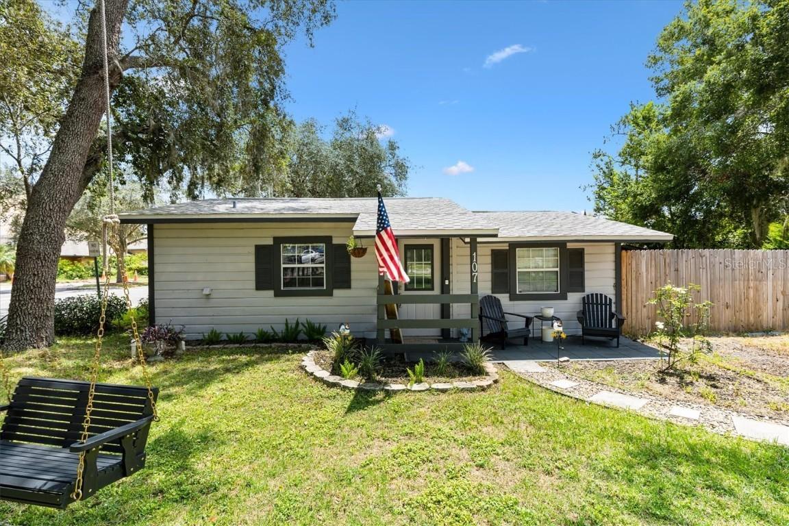 107 Second St., Lady Lake, FL 32159