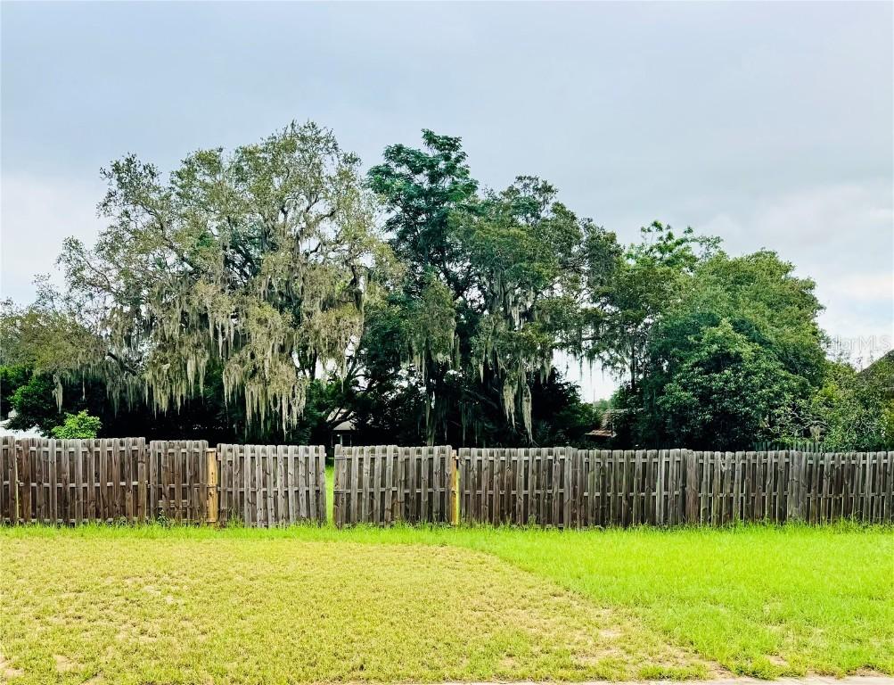 E Laurel Ave., Howey In The Hills, FL 34737