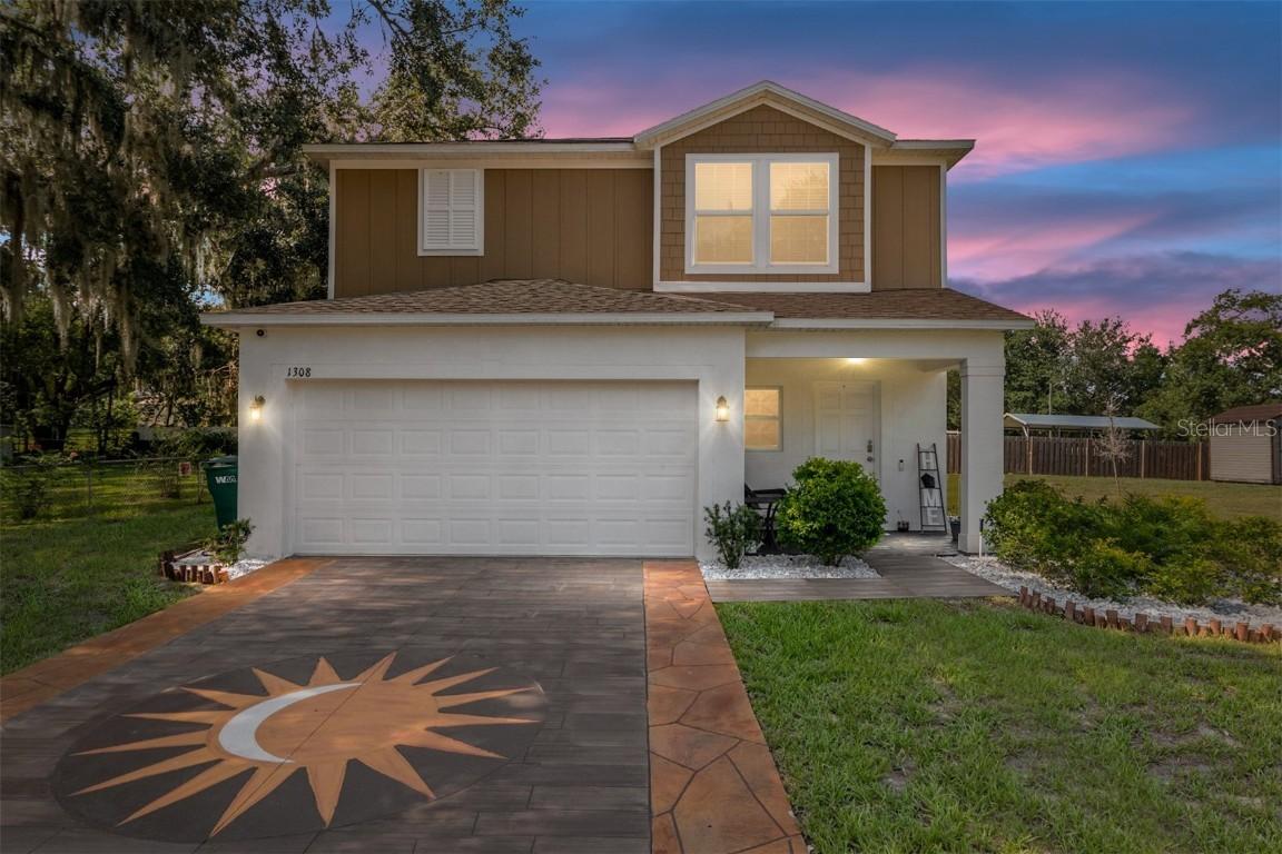 1308 Blue Moon Ln., Fruitland Park, FL 34731