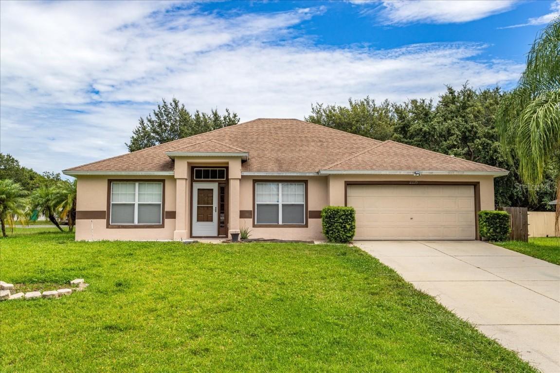 2235 Lake Pointe Cir., Leesburg, FL 34748