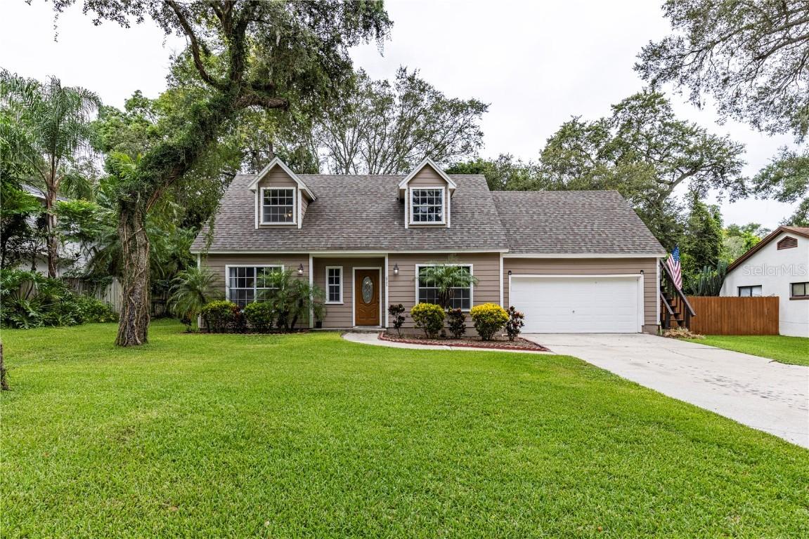 411 S Cobble Ct., Mount Dora, FL 32757