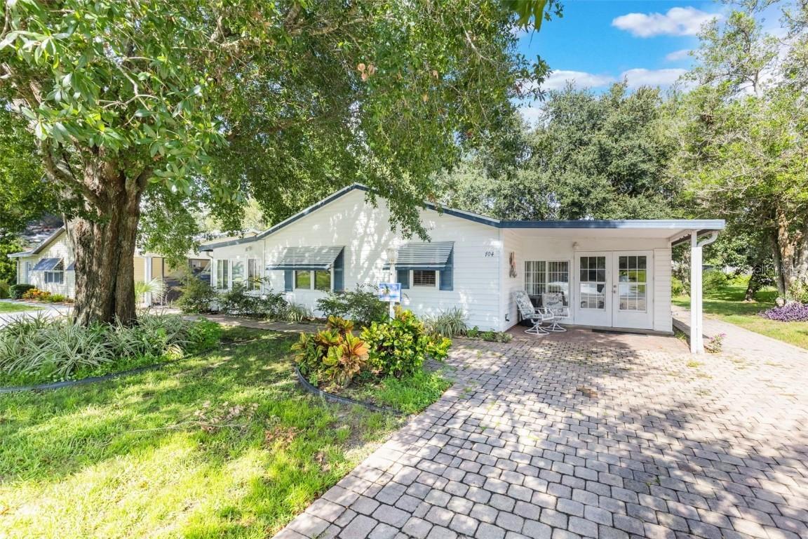 704 Bolivar St., The Villages, FL 32159
