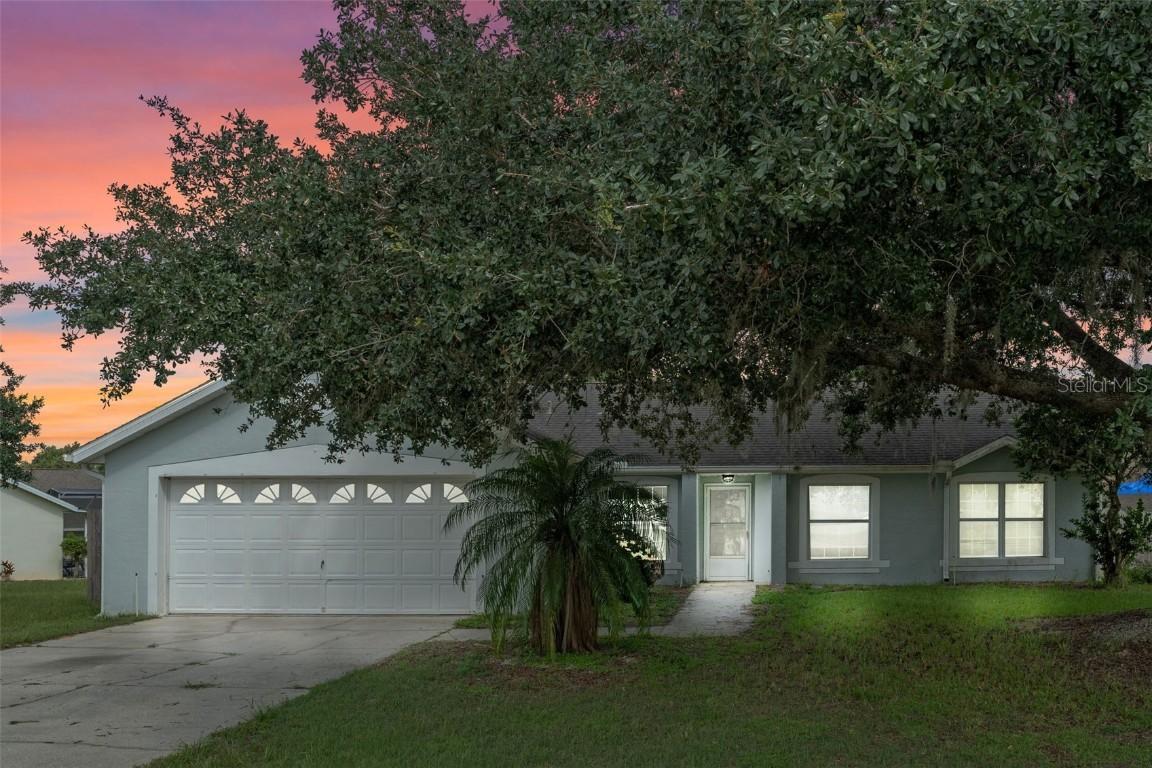 235 Montana Ave., Davenport, FL 33897