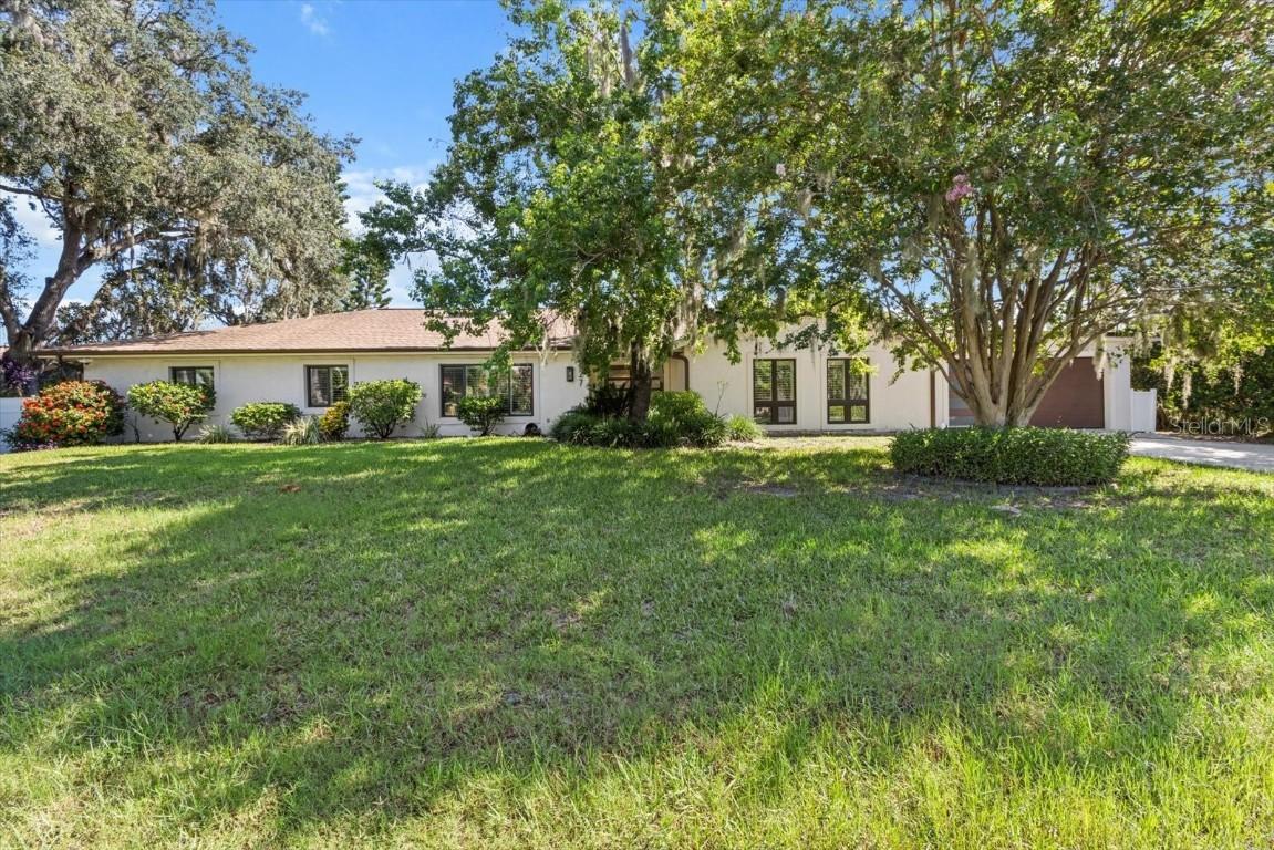 827 SW Kings Bay Dr., Crystal River, FL 34429