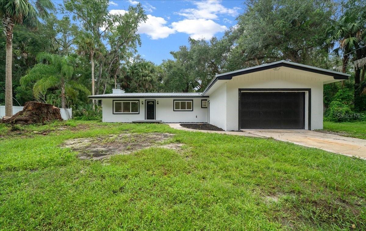 3128 Cr 421, Lake Panasoffkee, FL 33538