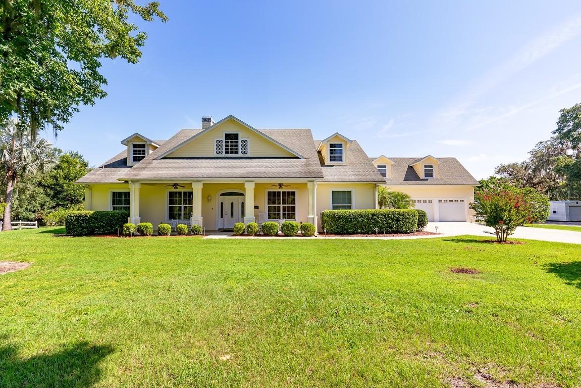 590 Crescent St., Umatilla, FL 32784