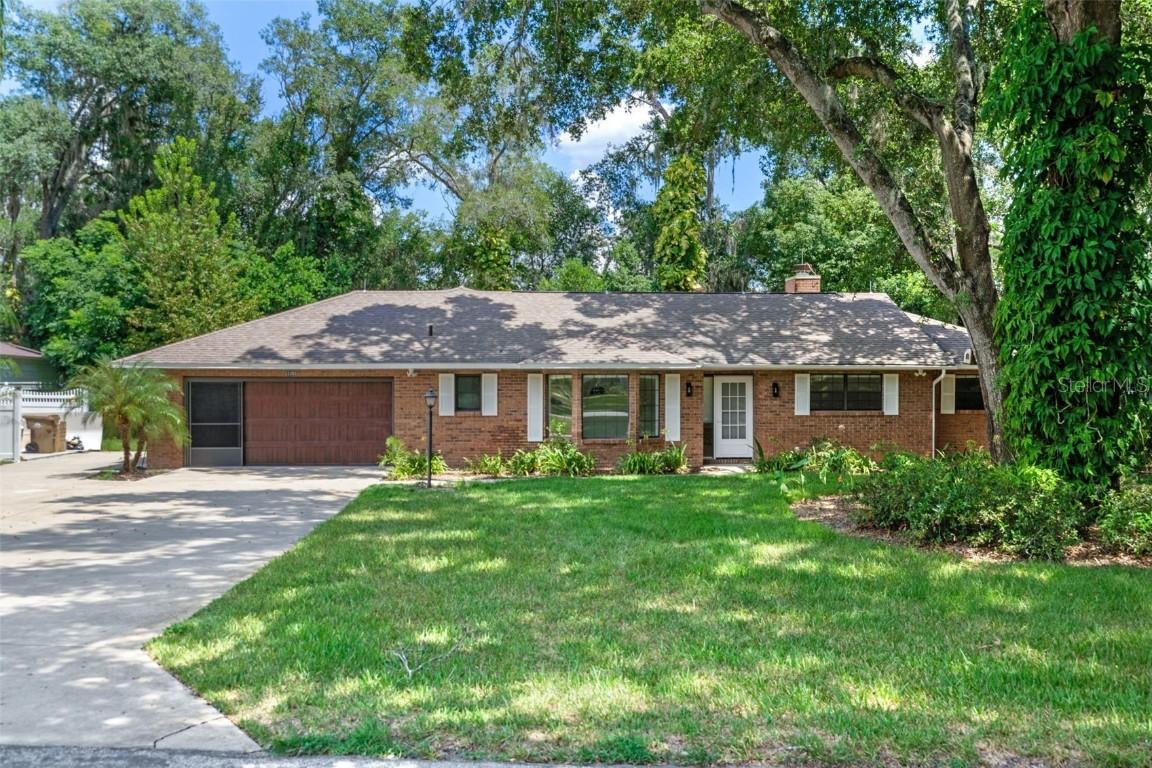 33202 Fairway Rd., Leesburg, FL 34788