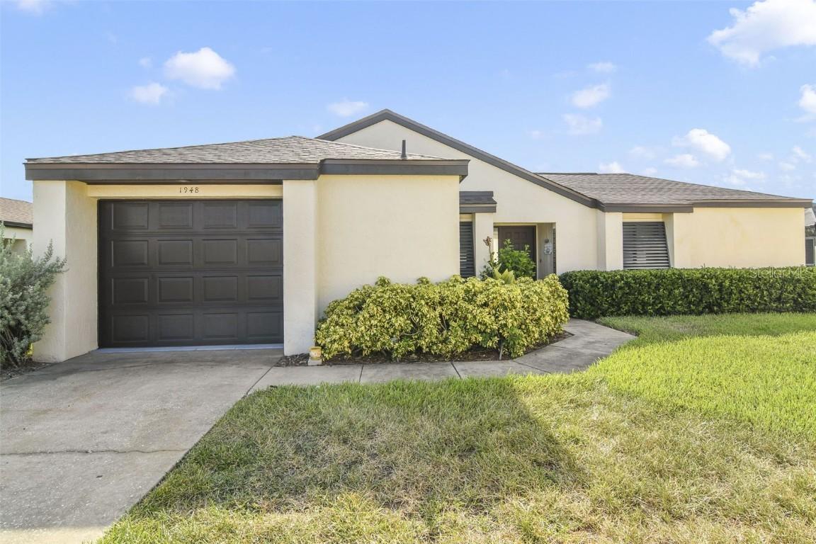 1948 Magnolia Cir., Tavares, FL 32778