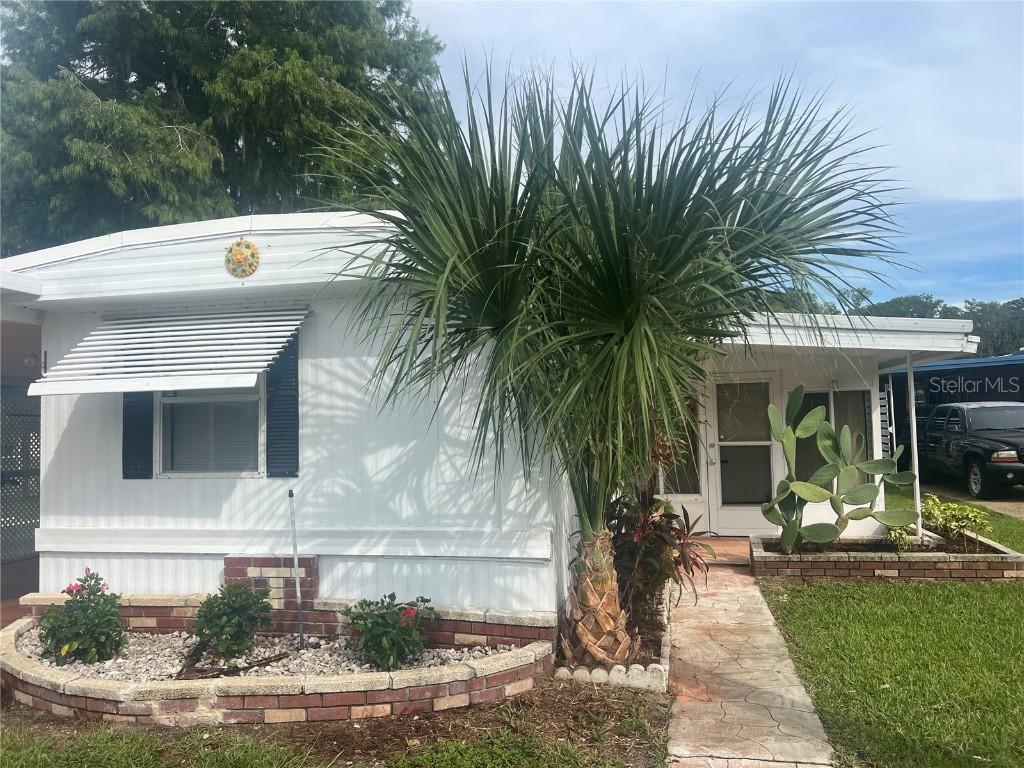 240 Rue De Fontaine, Tavares, FL 32778
