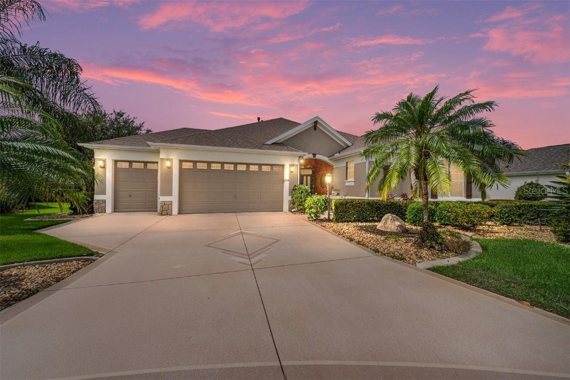 522 Wade Hampton Pl., The Villages, FL 32162