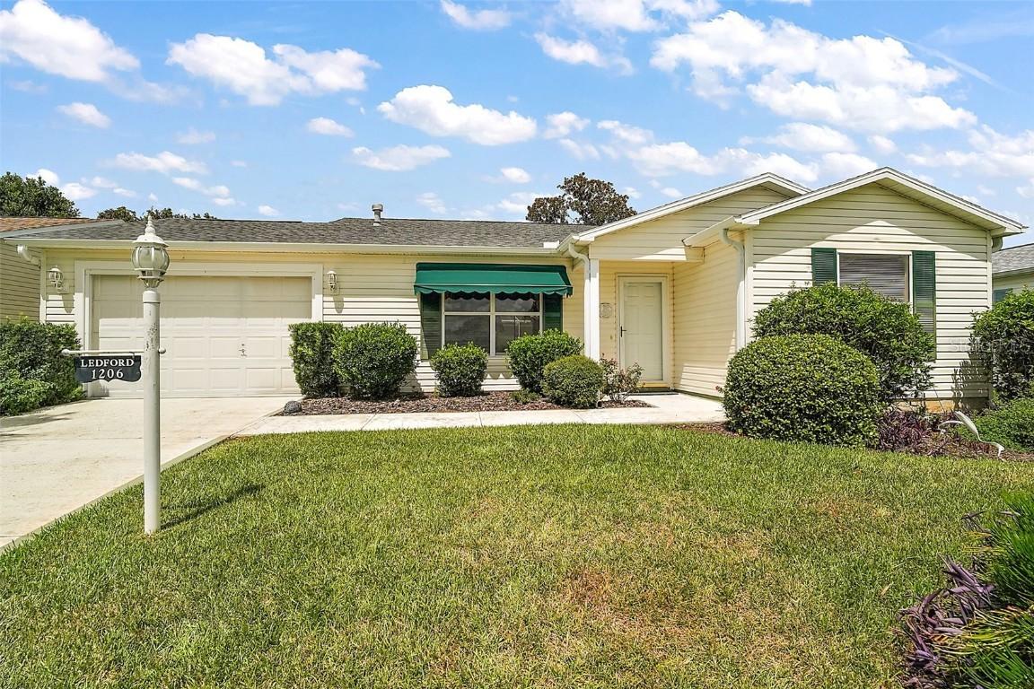 1206 Ballesteros Dr., The Villages, FL 32162