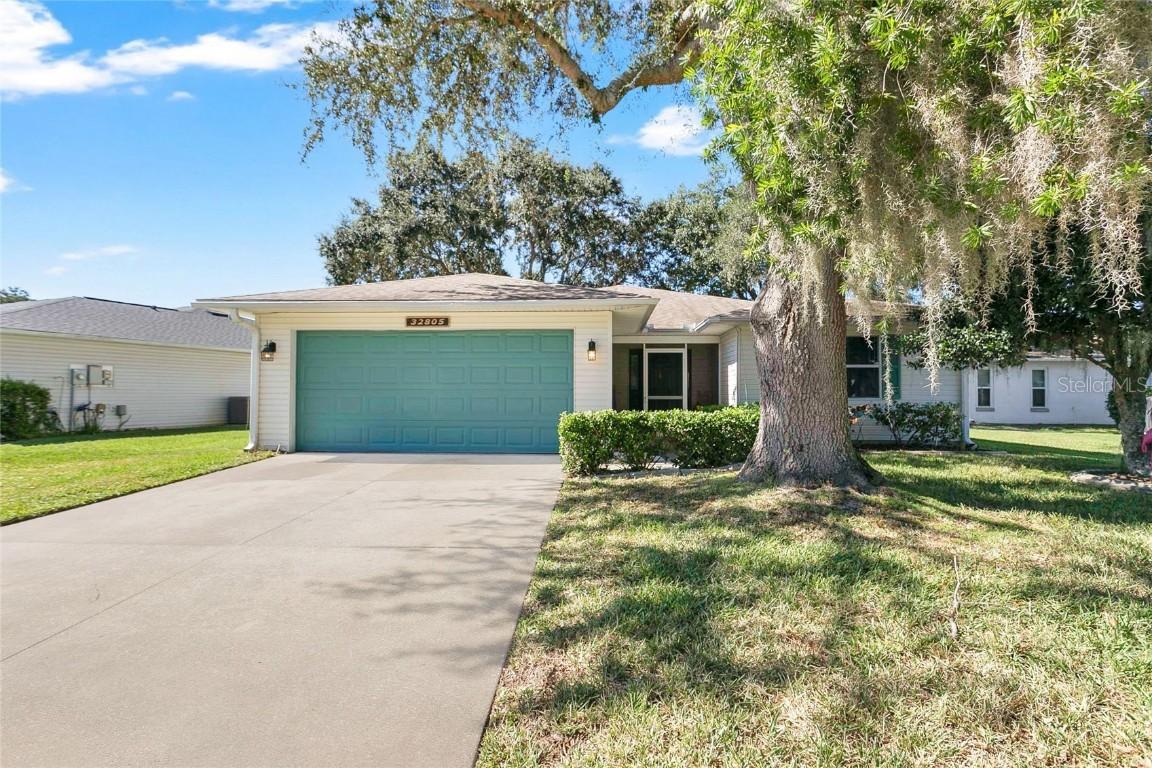 32805 Oak Park Dr., Leesburg, FL 34748