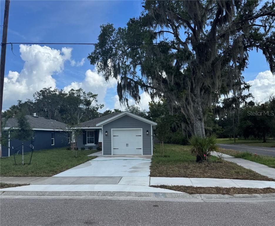 833 E Clifford Ave., Eustis, FL 32726