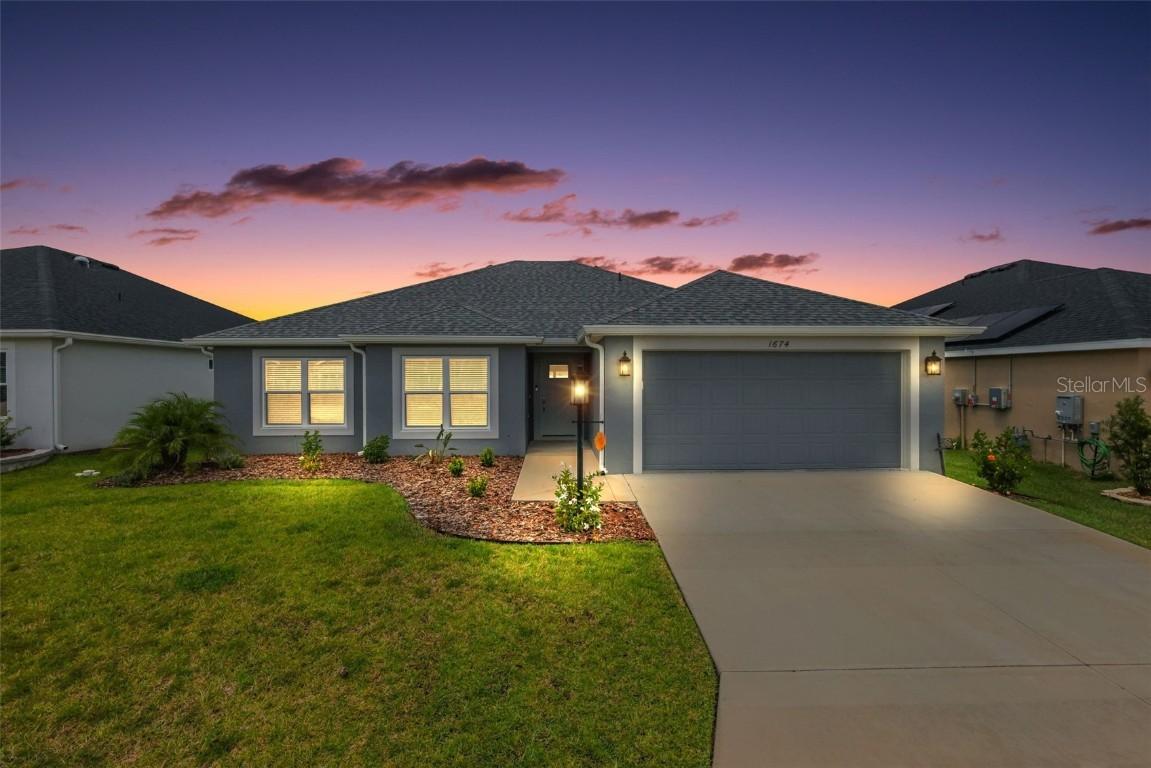 1674 Vanbeck Cir., The Villages, FL 34762