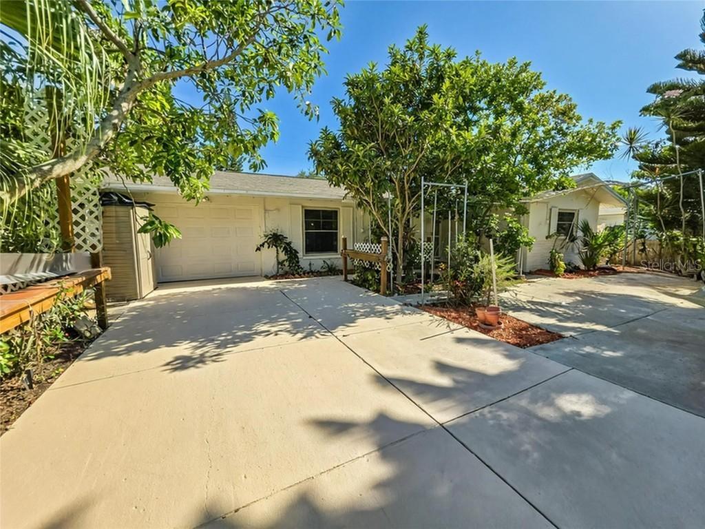 1543 Sandy Ln., Clearwater, FL 33755