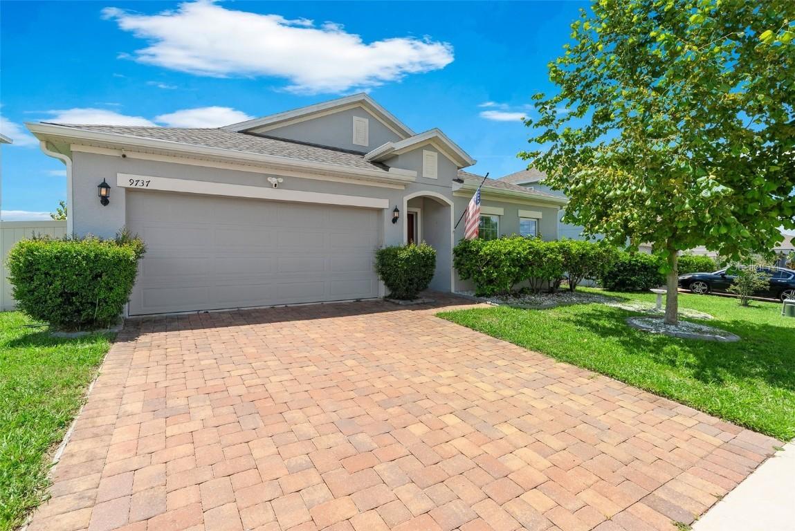 9737 Kinmore Dr., Groveland, FL 34736