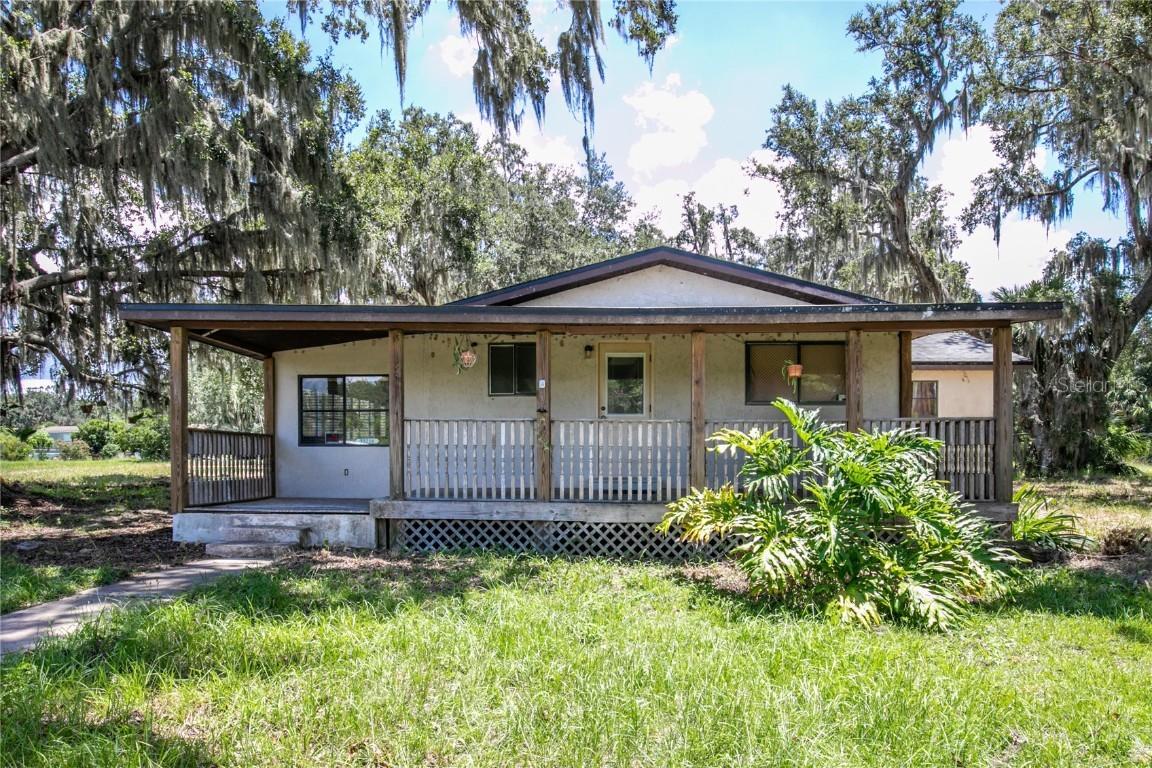 35216 N Treasure Island Ave., Leesburg, FL 34788