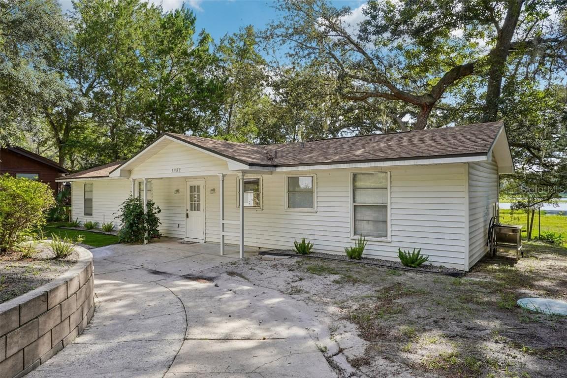 5989 SE 159th Ct., Ocklawaha, FL 32179