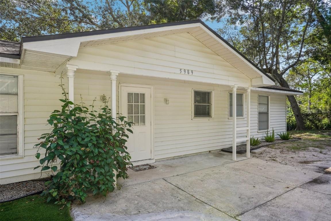 5989 SE 159th Ct., Ocklawaha, FL 32179