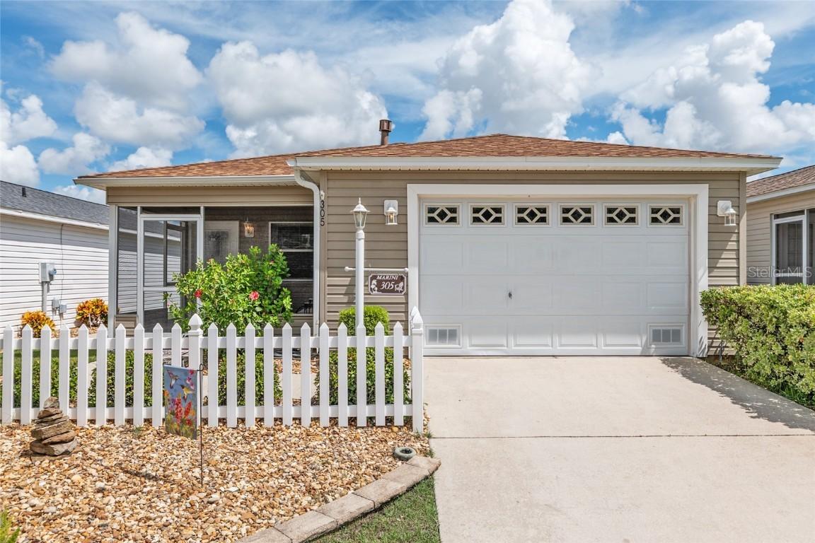 305 Starr Ln., The Villages, FL 32162
