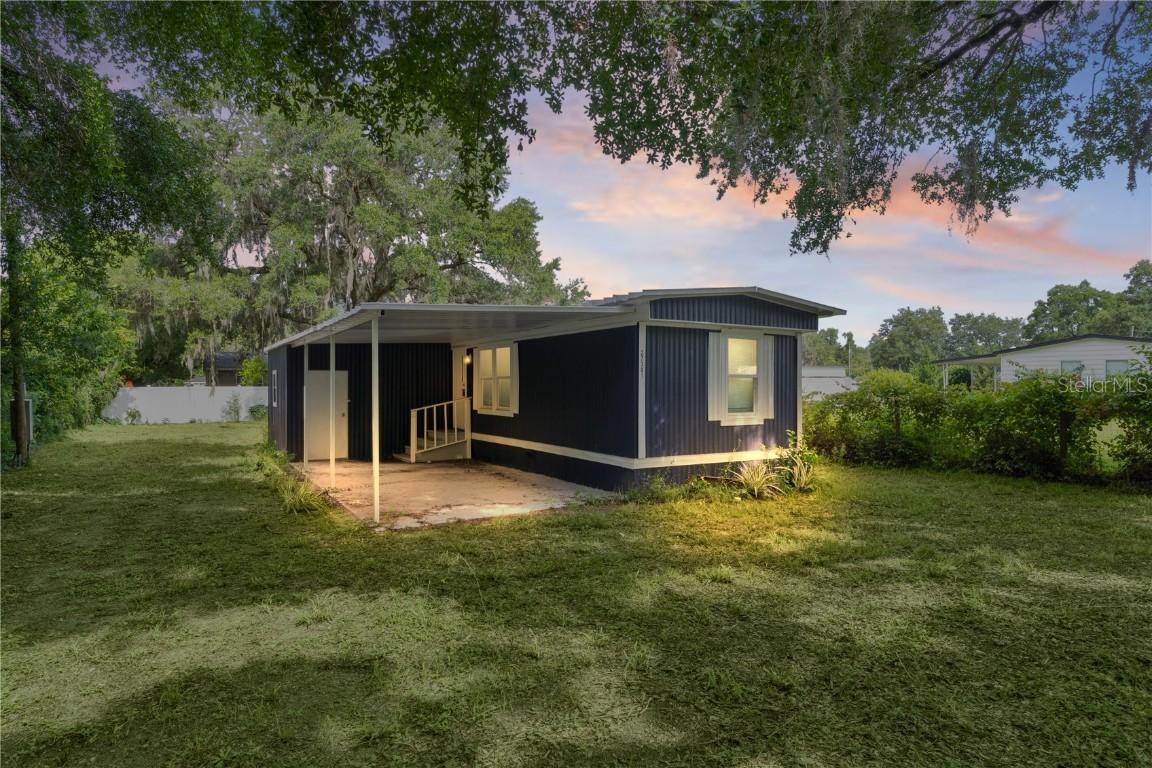 27301 Lemon Ave., Okahumpka, FL 34762