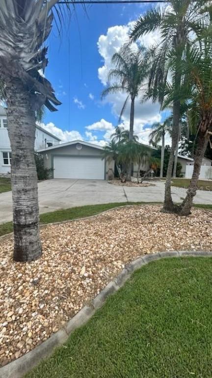 1095 N Stoney Point, Crystal River, FL 34429