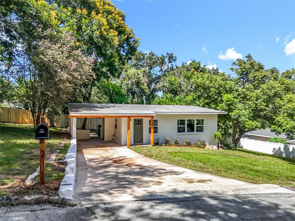 1607 Lakeview Ct., Eustis, FL 32726
