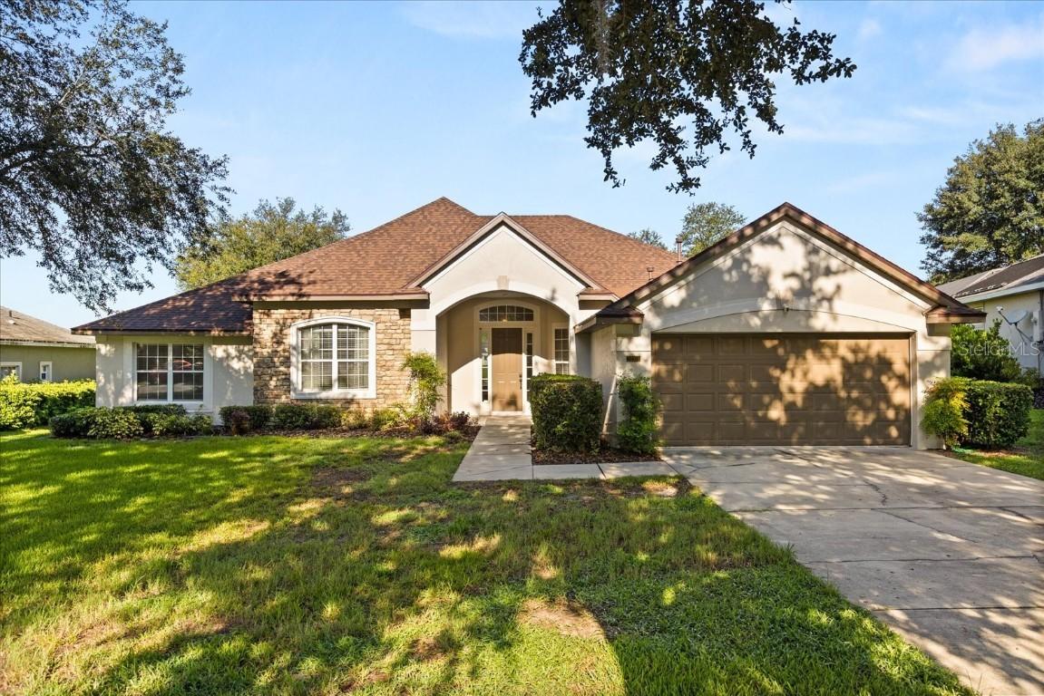 32313 Oak Canopy Dr., Sorrento, FL 32776