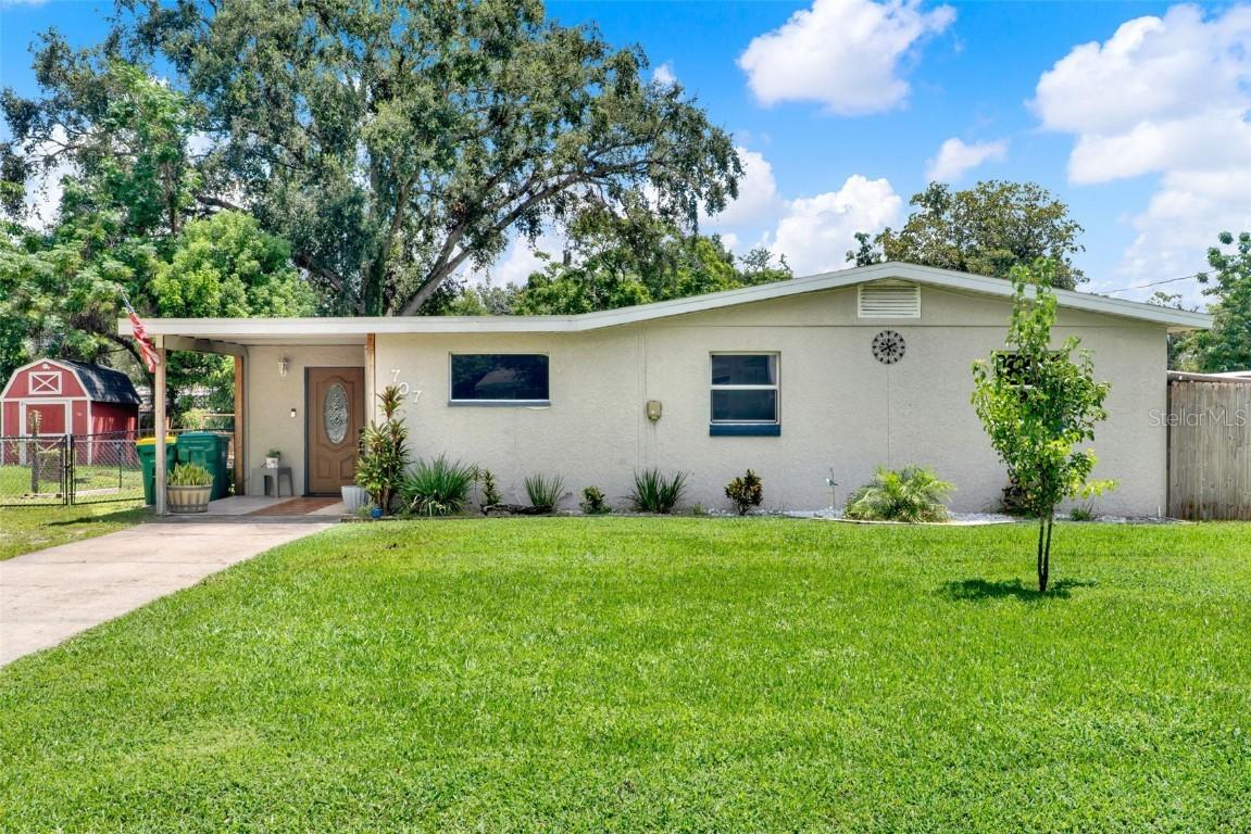707 Plumosa Ave., Fruitland Park, FL 34731