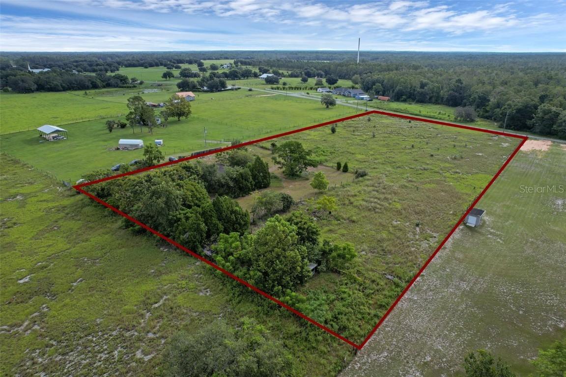 2920 Periwinkle Dr., Groveland, FL 34736