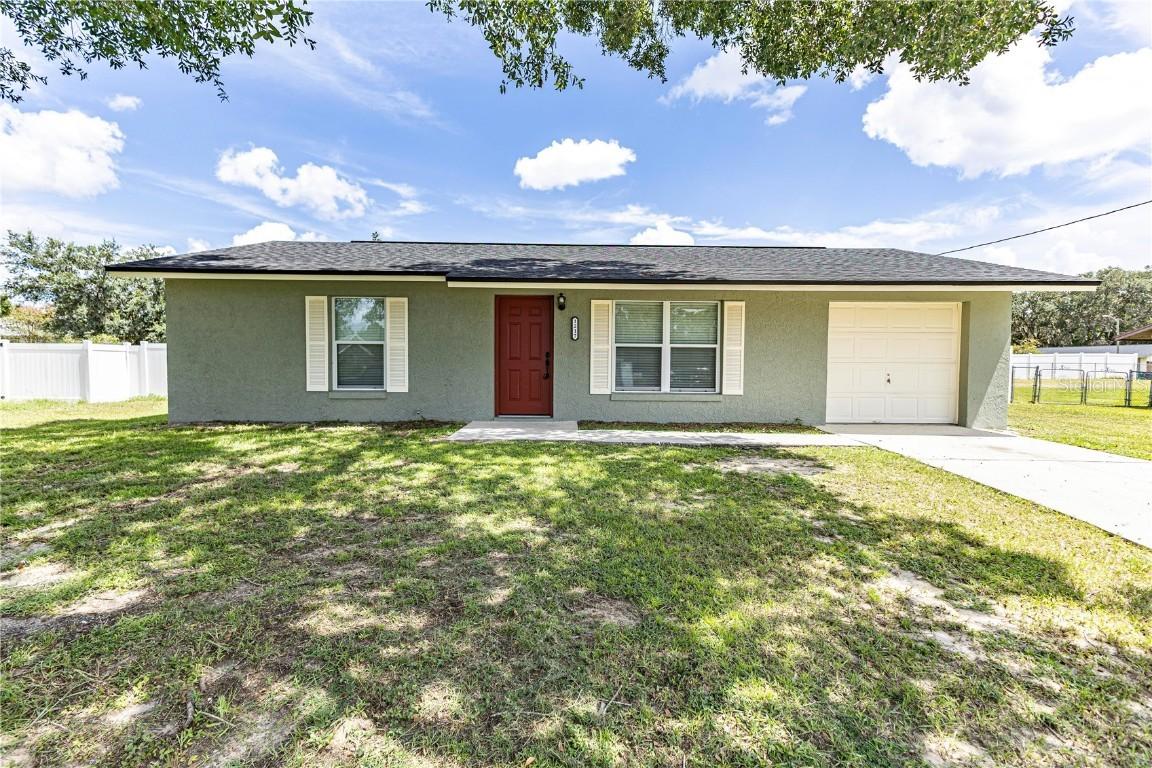 1217 Padgett Cir., Lady Lake, FL 32159