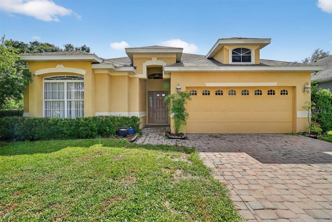 4877 Grassy Knoll Dr., Tavares, FL 32778