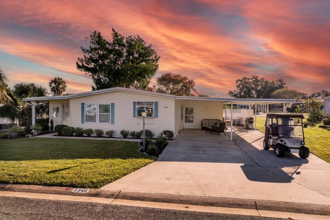 1340 Lake Dr., Grand Island, FL 32735