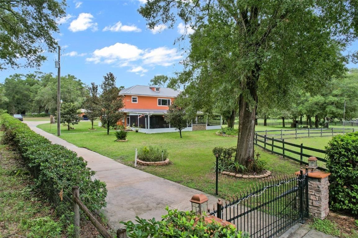 35126 William Ln., Eustis, FL 32736