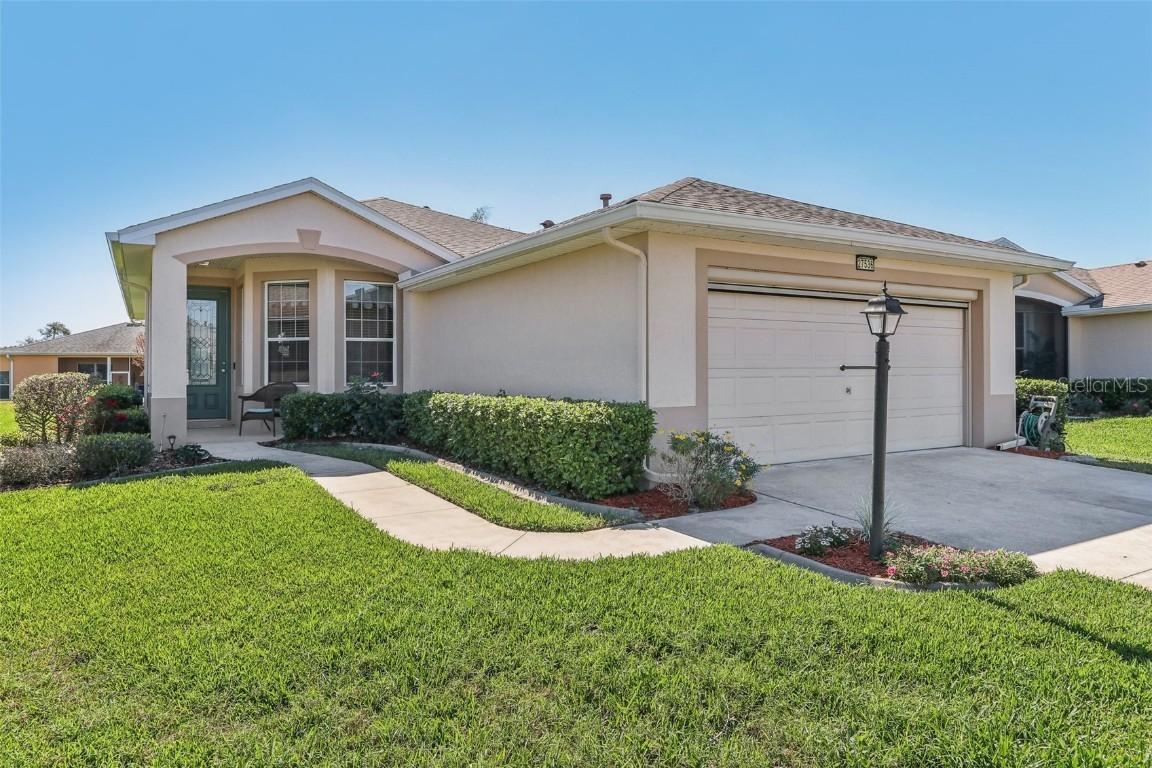 27536 Stoney Brook Dr., Leesburg, FL 34748
