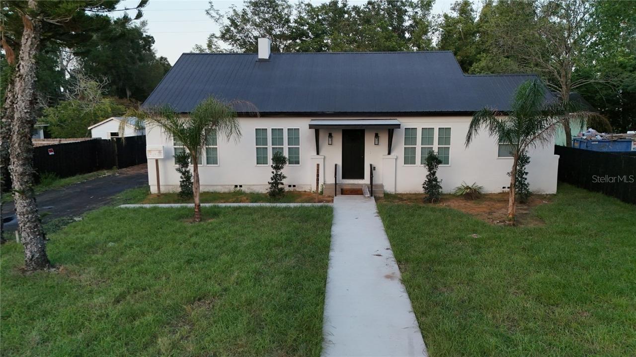 1007 S Eustis St., Eustis, FL 32726