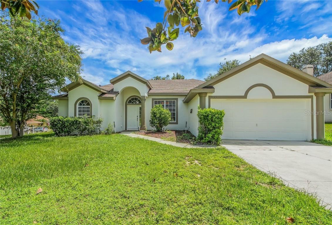 200 Patrice Hope St., Leesburg, FL 34748