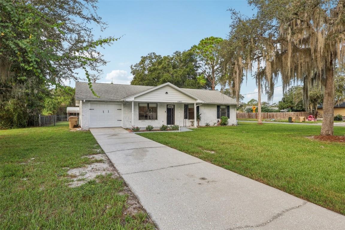 11802 Ocklawaha Dr., Leesburg, FL 34788