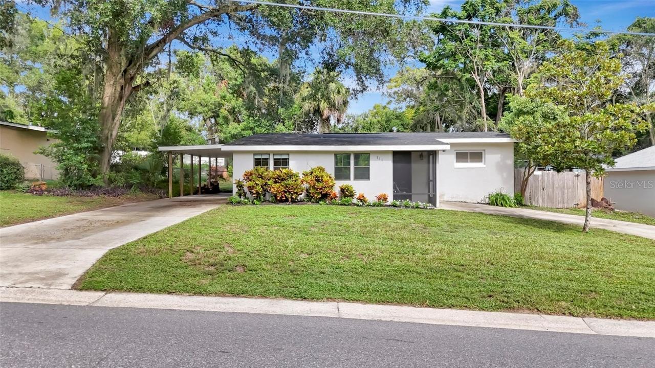 711 Pennsylvania Ave., Fruitland Park, FL 34731
