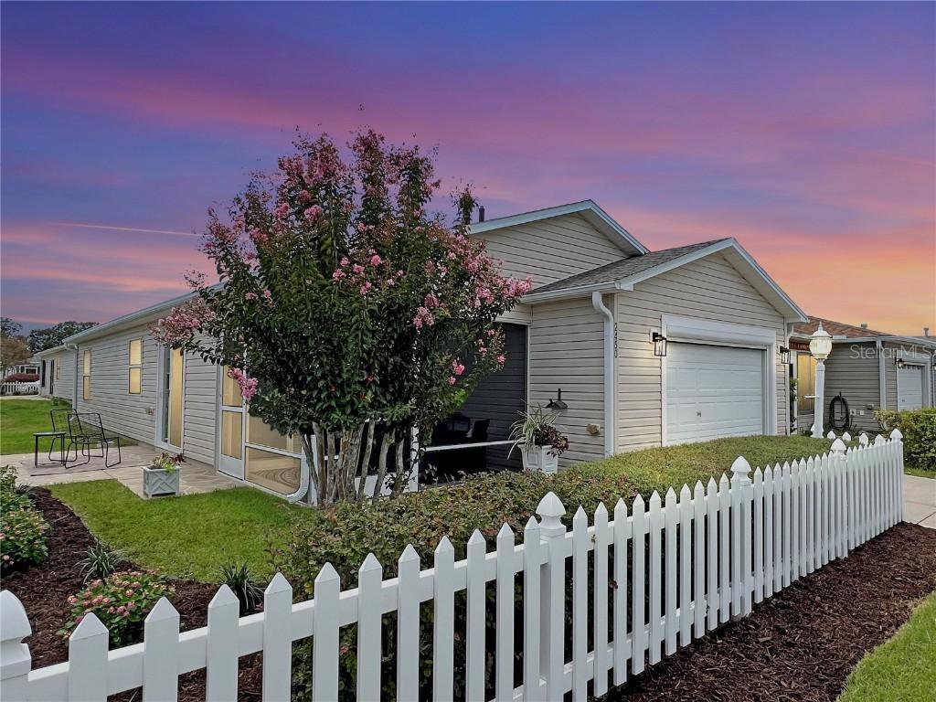 2450 Southern Oak St., The Villages, FL 32162