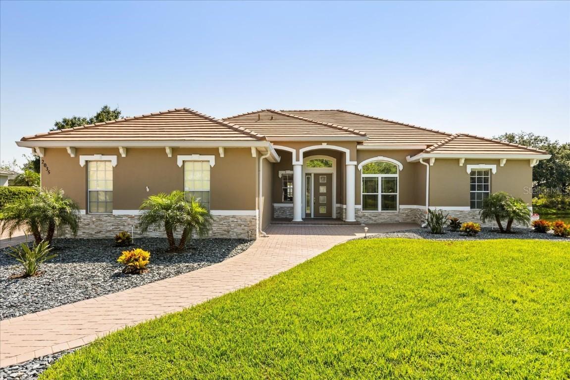 2035 Capri Ln., Mount Dora, FL 32757