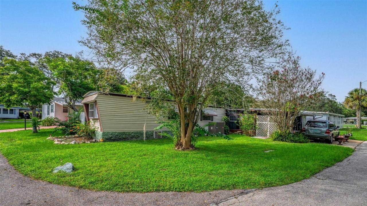 1960 Pinewood Ln., Mount Dora, FL 32757