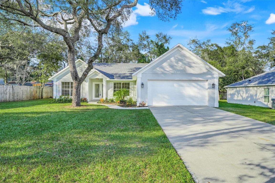 210 E Baker St., Minneola, FL 34715