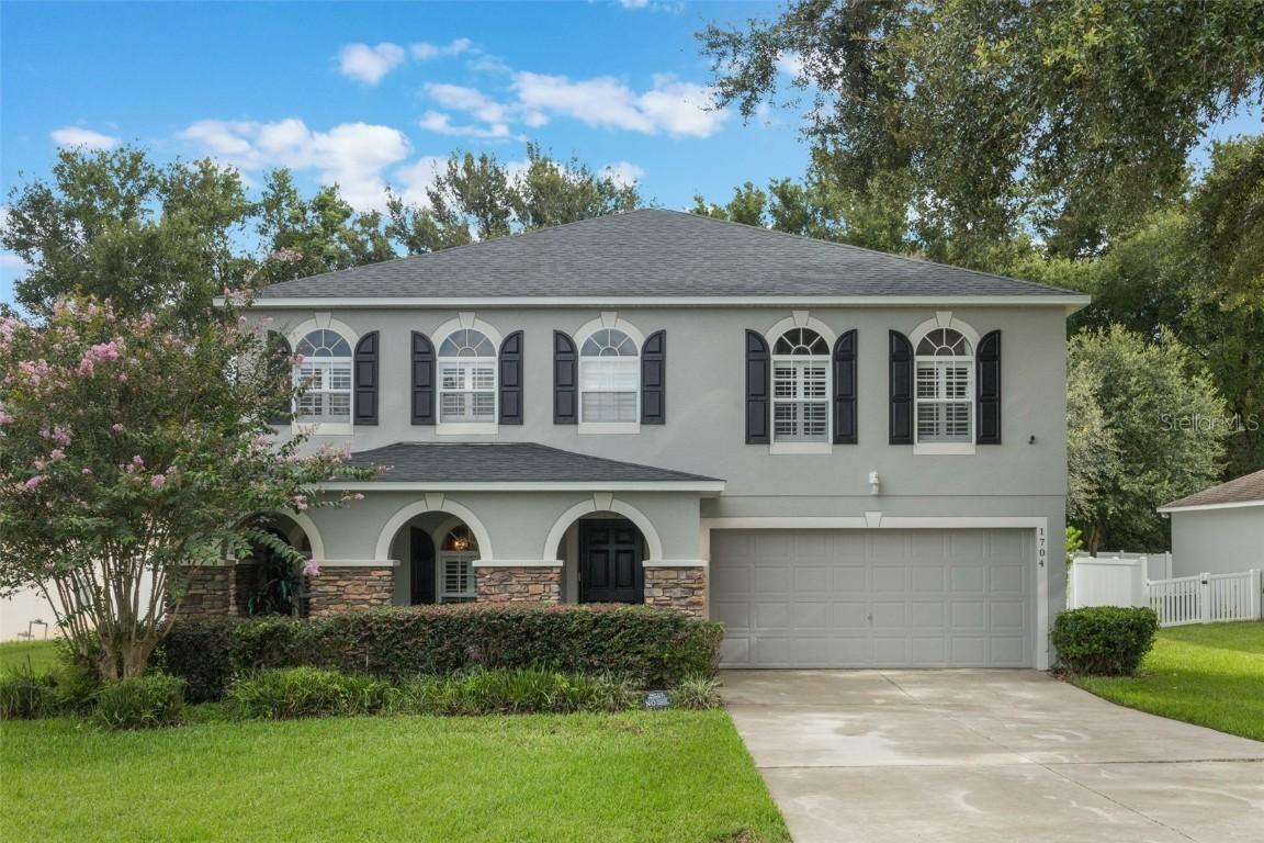 1704 Hoofprint Ct., Fruitland Park, FL 34731