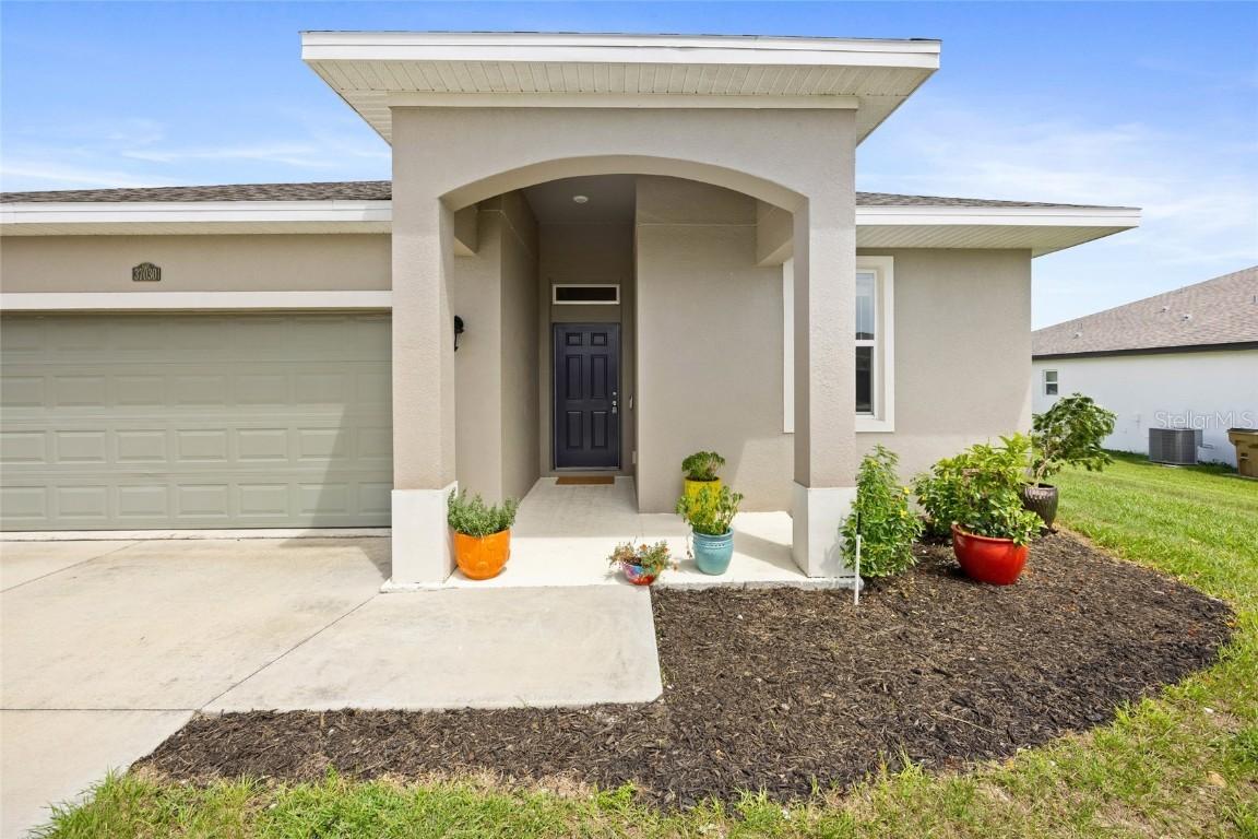 37030 Lake Overlook Dr., Grand Island, FL 32735