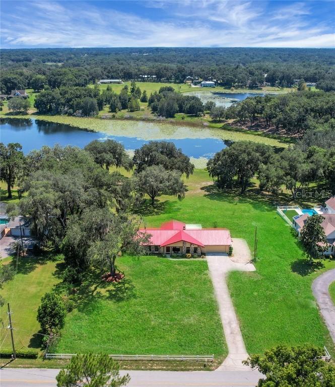 2334 Lake Griffin Rd., Lady Lake, FL 32159