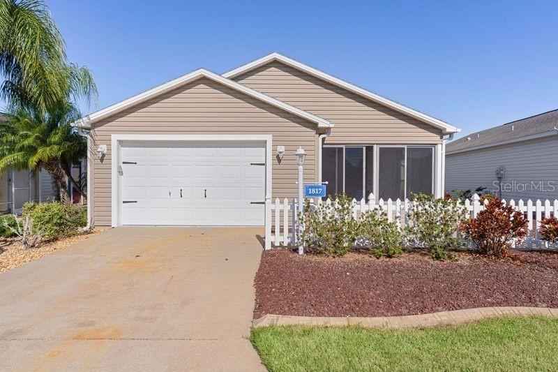 1817 Orange Ct., The Villages, FL 32162