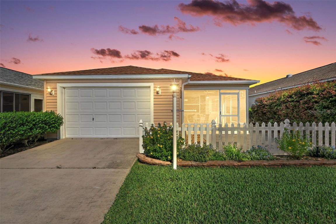 2504 Knox Ter., The Villages, FL 32162